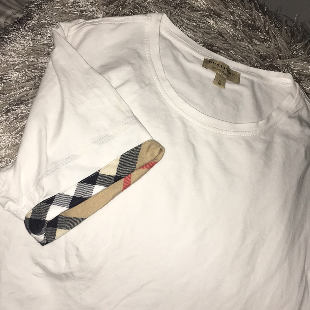 Burberry t-shirt